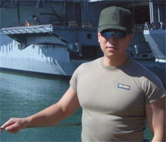 中國第一保鏢李旭:曾貼身保護巴菲特,時薪28萬